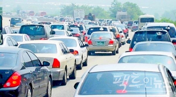 지난해 추석 중부고속국도 하행선 모습. [사진=정수남 기자]