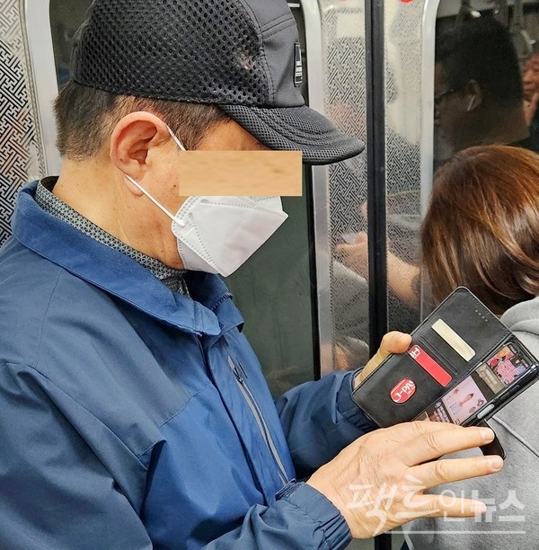 (위부터)10대 초등학생이나, 70대 노인이나,  [사진= 정수남 기자]