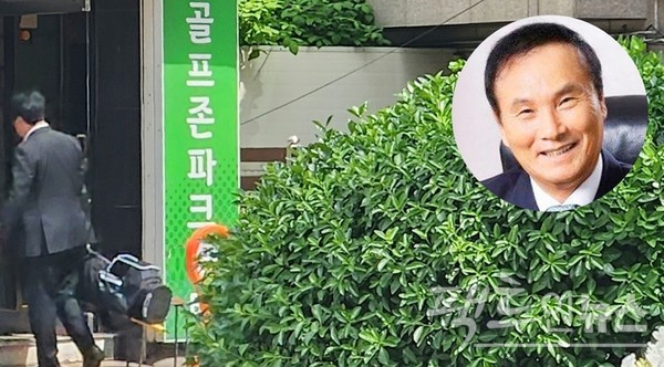 스크린골프를 주력으로 하는 골프존이 지난해 276억원을 배당하면서, 김영찬 회장 등 사주가가 웃었다. [사진=팩트인뉴스, 뉴시스]