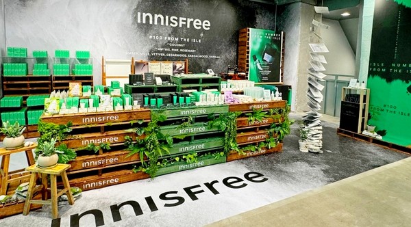 이니스프리가 무신사 스토어 홍대에서 아일 넘버 #100 프롬디아일 임시 매장을 운영한다. [사진=이니스프리