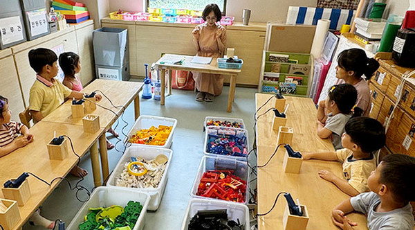 환경실천연합회 잠자는 탄소 Re toycle 이야기 캠페인의 일환으로 나만의 장난감 만들기 활동을 진행하는 모습. [사진=환경실천연합회]