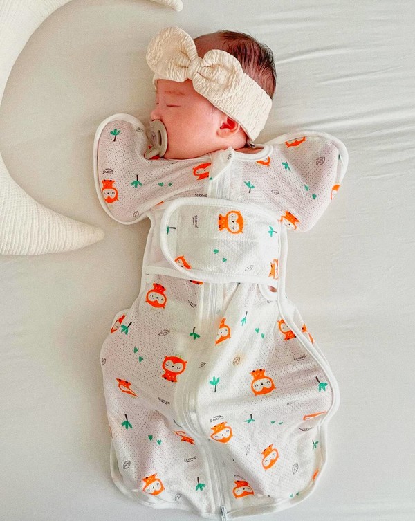 스와들을 착용한 유아. [사진= 스칸디맘]