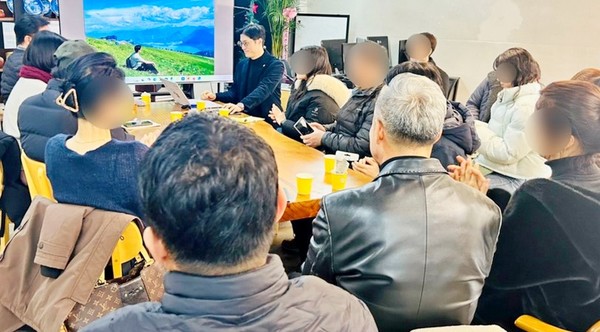 홍현 행정사의 영업특강 모습. [사진=티움행정법률원]