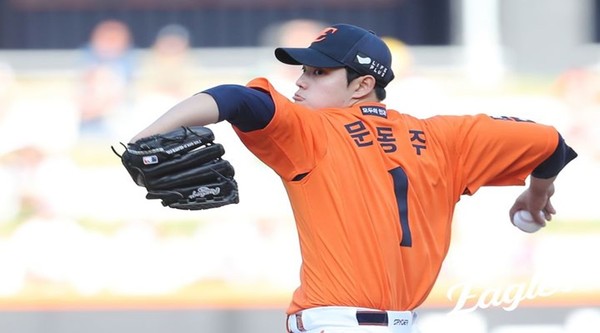 프로야구 한화 이글스 문동주가 26일 대전 한화생명볼파크에서 열린 2025 신한 쏠뱅크 KBO리그 KT 위즈와의 경기에 선발 등판해 공을 던지고 있다. [사진=한화 이글스]