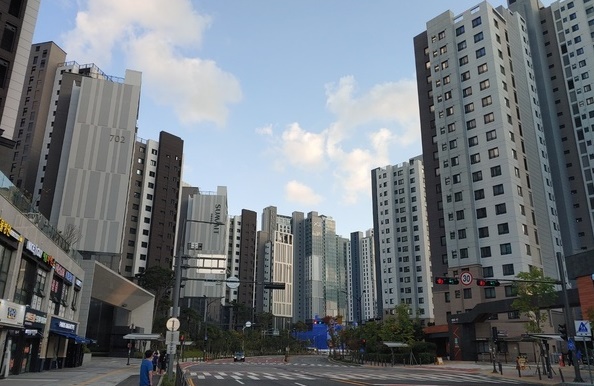 과천 한 아파트 단지 전경. [사진=뉴시스]