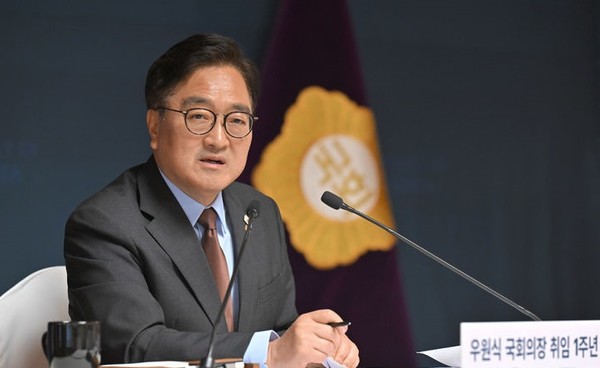 우원식 국회의장이 11일 서울 여의도 국회 사랑재에서 열린 취임 1주년 기자간담회에서 발언하고 있다. [사진=뉴시스]