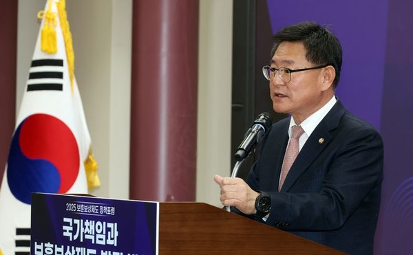 이헌승 국민의힘 의원이 지난 3월19일 서울 여의도 국회 의원회관에서 국가책임과 보훈보상제도 발전방향을 주제로 열린 2025 보훈보상제도 정책포럼에서 인사말을 하고 있다.[사진=뉴시스]