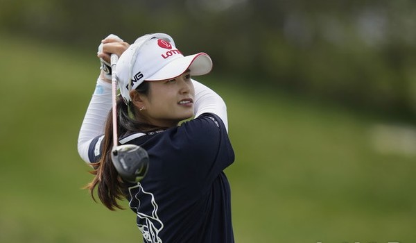최혜진이 8일(현지 시간) 미 뉴저지주 저지시티 리버티 내셔널GC에서 열린 미국여자프로골프(LPGA) 투어 미즈호 아메리카 오픈 첫날 3번 홀 티샷을 하고 있다. 최혜진은 6언더파 66타로 공동 2위에 자리했다. [사진=뉴시스]