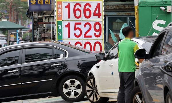  지난 3일 서울의 한 주유소의 모습. [사진=뉴시스]