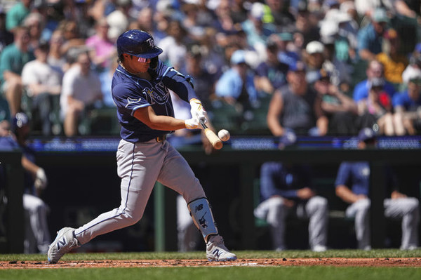 파베이 레이스의 김하성이 10일(현지 시간) 미 워싱턴주 시애틀의 T-모바일 파크에서 열린 2025 메이저리그 시애틀 매리너스와의 경기 2회 초 1타점 2루타를 치고 있다. 김하성은 3타수 2안타(1홈런) 2타점 1득점 1볼넷을 기록했으며 탬파베이는 3-6으로 패했다. [사진=뉴시스]
