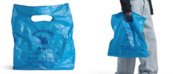 이달 초 '마르쉐 패커블 토트백 미디엄(Marché Packable Tote Bag Medium)'의 사전 예약 판매를 시작했다. [사진=발렌시아가]