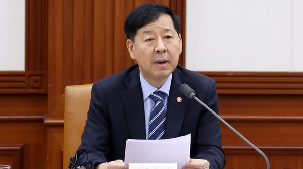 구윤철 경제부총리 겸 기획재정부 장관이 10일 오전 서울 종로구 정부서울청사에서 성장전략TF 겸 산업경쟁력강화 관계장관회의를 주재하고 있다.[사진=뉴시스]