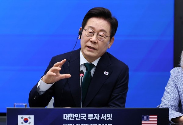 이재명 대통령이 25일(현지 시간) 미국 뉴욕 증권거래소에서 열린 대한민국 투자 써밋에서 발언하고 있다. [사진=뉴시스]