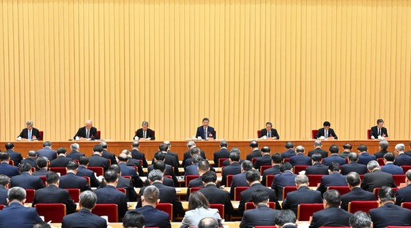 중국 최고지도부가 11일 시진핑 국가주석 주재로 중앙경제공작회의를 개최하고, 복합적인 내·외부 도전에 대응하기 위해 내수 주도와 개혁·혁신 등에 방점을 둔 2026년 경제 운영 방향을 제시했다. [사진=뉴시스]