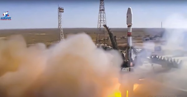 이란의 인공위성 3기가 러시아 소유스 로켓으로 발사에 성공했다고 이란 국영 IRNA 통신이 28일(현지 시간) 보도했다. 사진은 러시아 우주항공공사(로스코스모스)가 2022년 8월 9일 카자흐스탄 바이코누르 발사장에서 소유즈-2.1B에 이란의 정찰·관측용 위성 '하이얌'(Khayyam)을 탑재해 발사하는 모습. [사진=뉴시스]