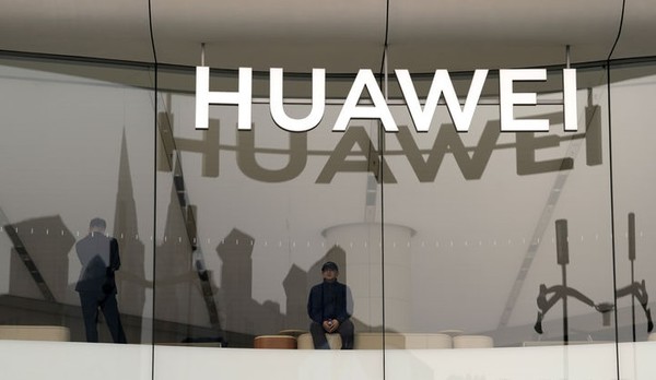 중국 베이징에 있는 화웨이 매장. [사진=뉴시스]