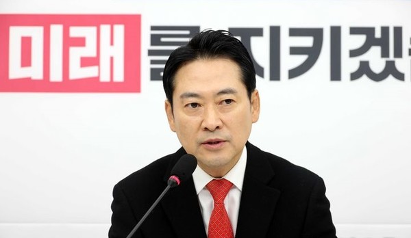 장동혁 국민의힘 대표가 28일 오전 서울 여의도 국회에서 열린 현안 관련 기자간담회에서 발언을 하고 있다. [사진=뉴시스]