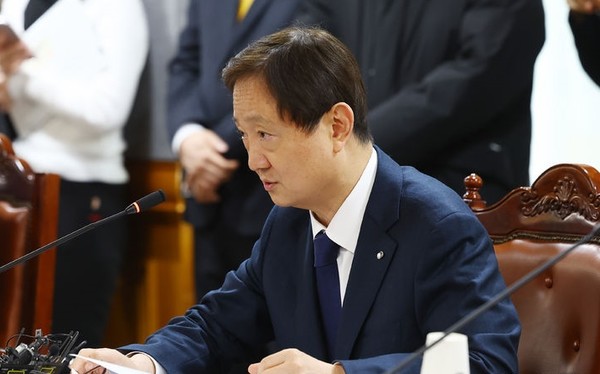 이찬진 금융감독원장이 10일 오후 서울 중구 은행회관에서 열린 금융감독원장-금융지주회장 간담회에서 인사말을 하고 있다. [사진=뉴시스]