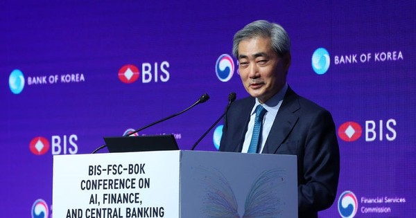 신현송 BIS 조사국장이 17일 오전 서울 중구 한국은행에서 열린 국제결제은행(BIS)-금융위원회(FSC)-한국은행(BOK) 공동개최 'AI, 금융, 중앙은행 : 기회, 도전과제 및 정책적 대응' 콘퍼런스에서 기조연설을 하고 있다.[사진=뉴시스]