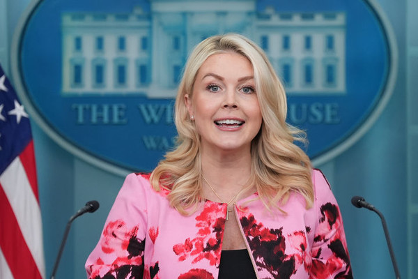 캐럴라인 레빗 백악관 대변인이 30일(현지 시간) 미 워싱턴DC 백악관에서 정례브리핑을 진행하고 있다. [사진=뉴시스]